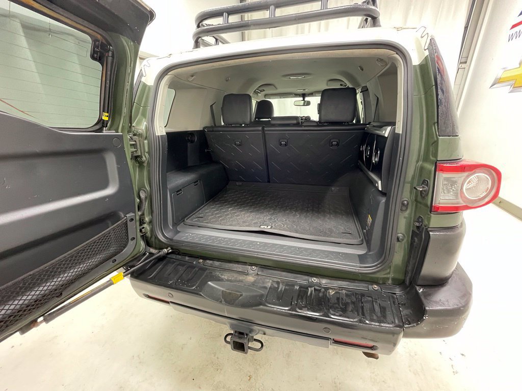 Used 2014 Toyota FJ Cruiser 4WD w/ Upgrade Package image 6