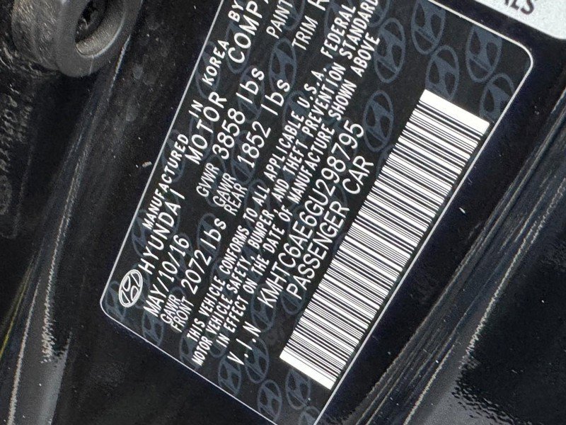 Used 2016 Hyundai Veloster Turbo w/ Option Group 04 image 28