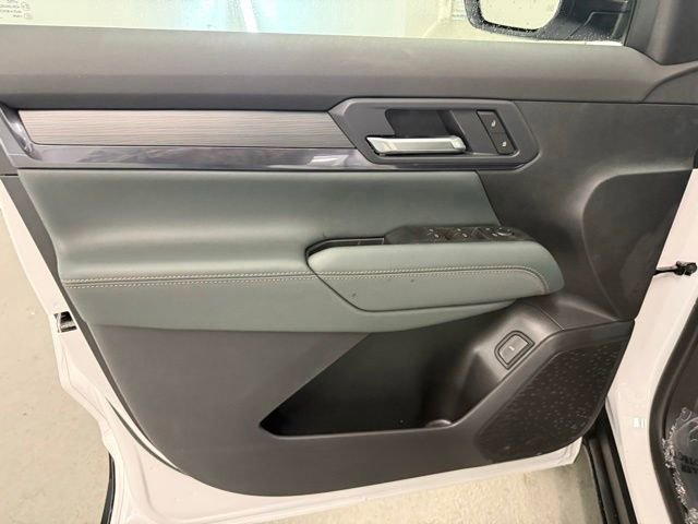 New 2026 GMC Terrain AT4 w/ Technology Package II AWD/4WD image 11