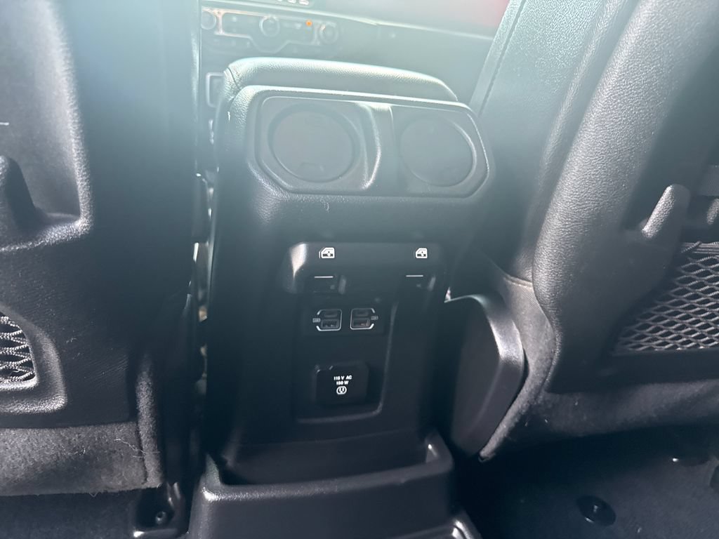 Used 2022 Jeep Wrangler Unlimited Rubicon AWD/4WD image 29