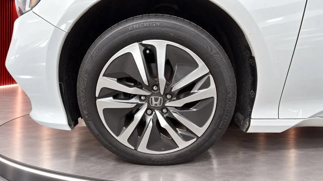 Used 2019 Honda Accord Touring image 13