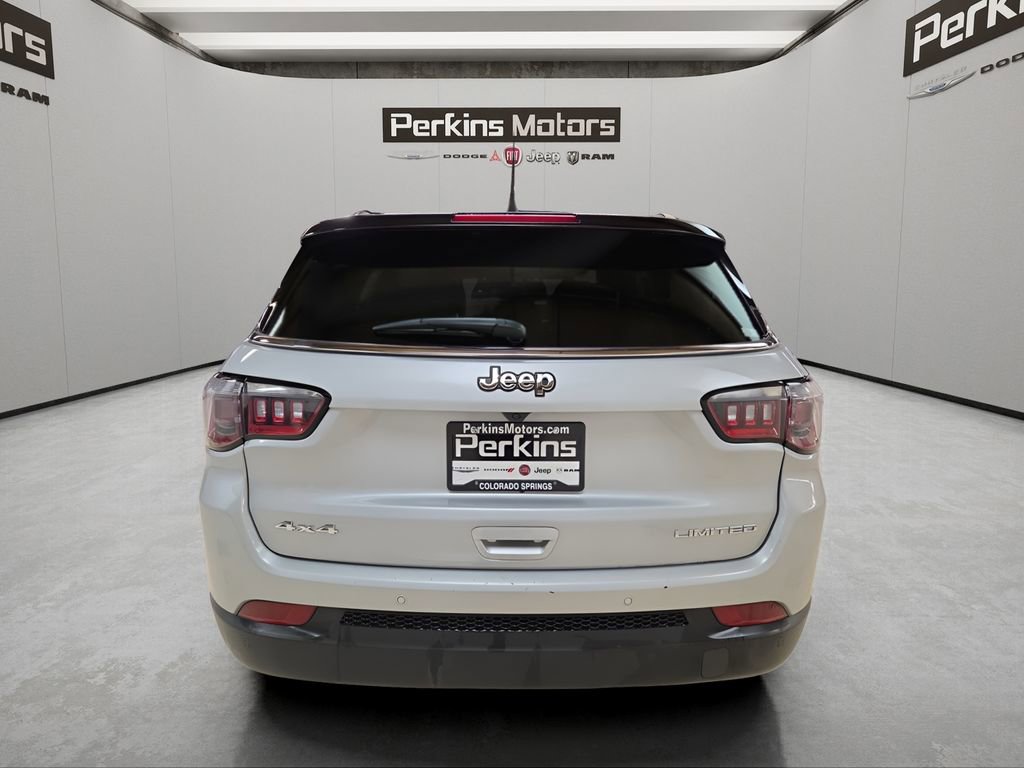 Used 2025 Jeep Compass Limited image 4