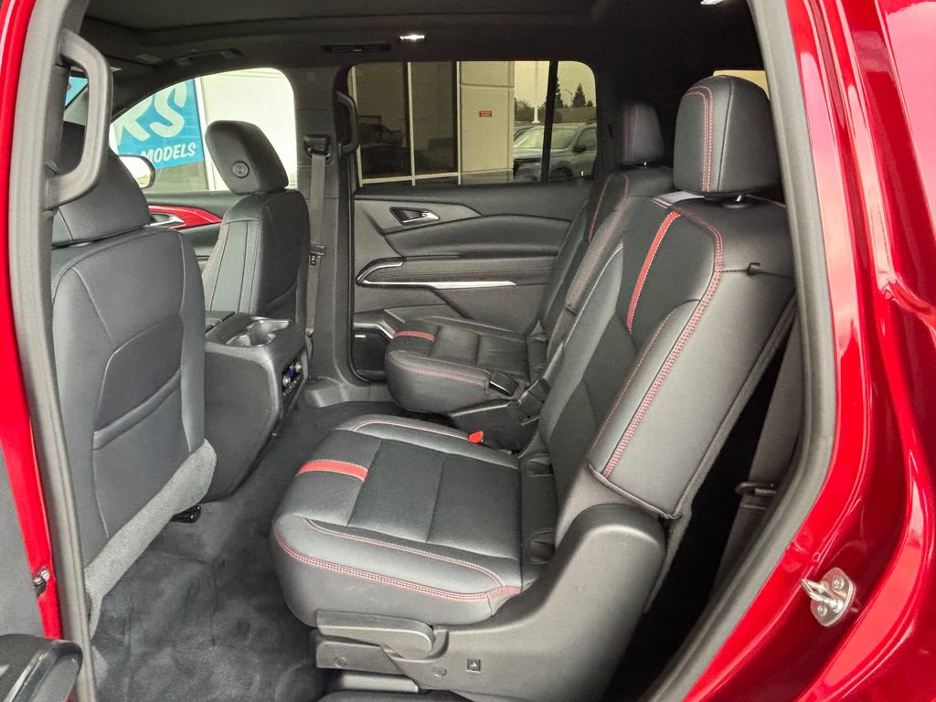 Used 2024 Chevrolet Traverse RS image 23