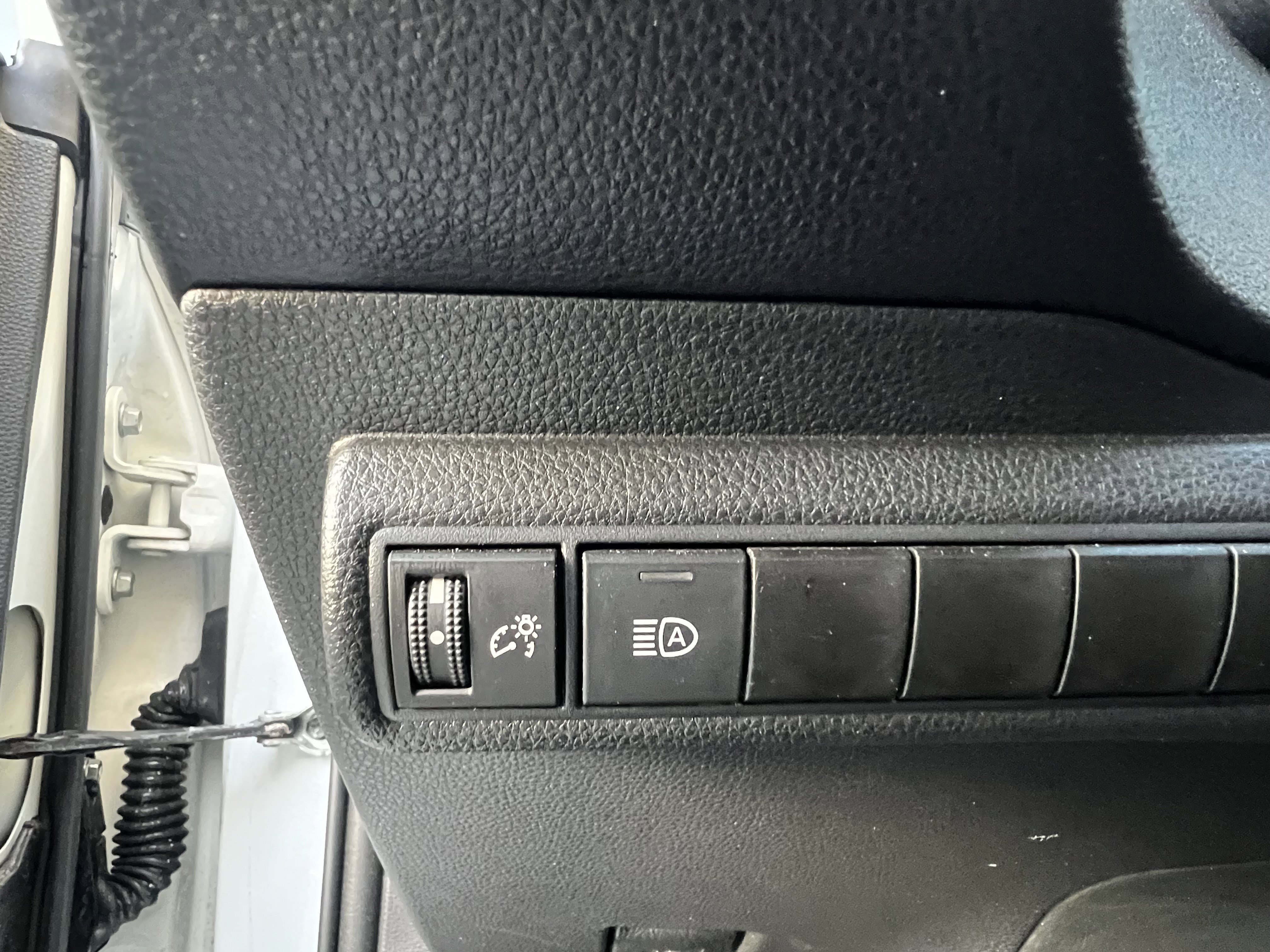 Used 2021 Toyota Corolla SE w/ SE Premium Package image 15
