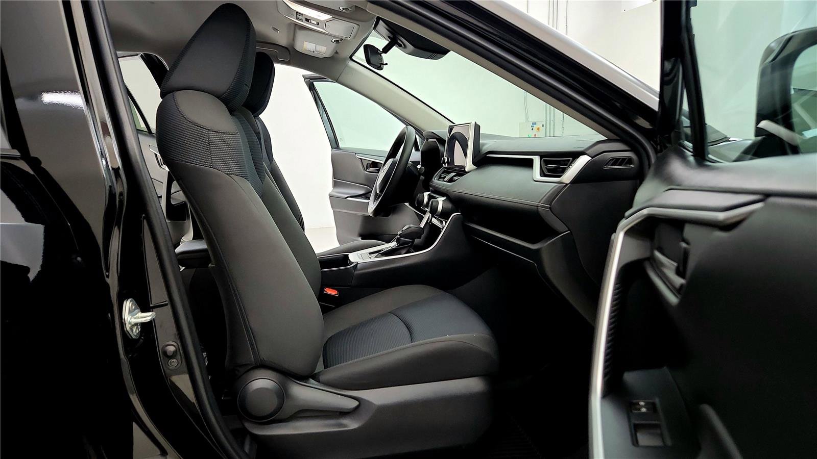 Certified 2023 Toyota RAV4 LE image 17