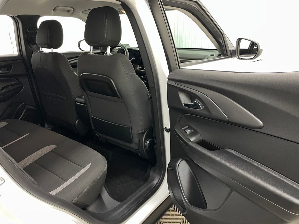 Certified 2025 Chevrolet TrailBlazer LT w/ LT Cold Weather Package FWD image 39
