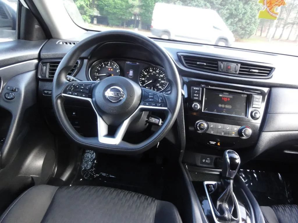 Used 2018 Nissan Rogue S AWD/4WD image 16
