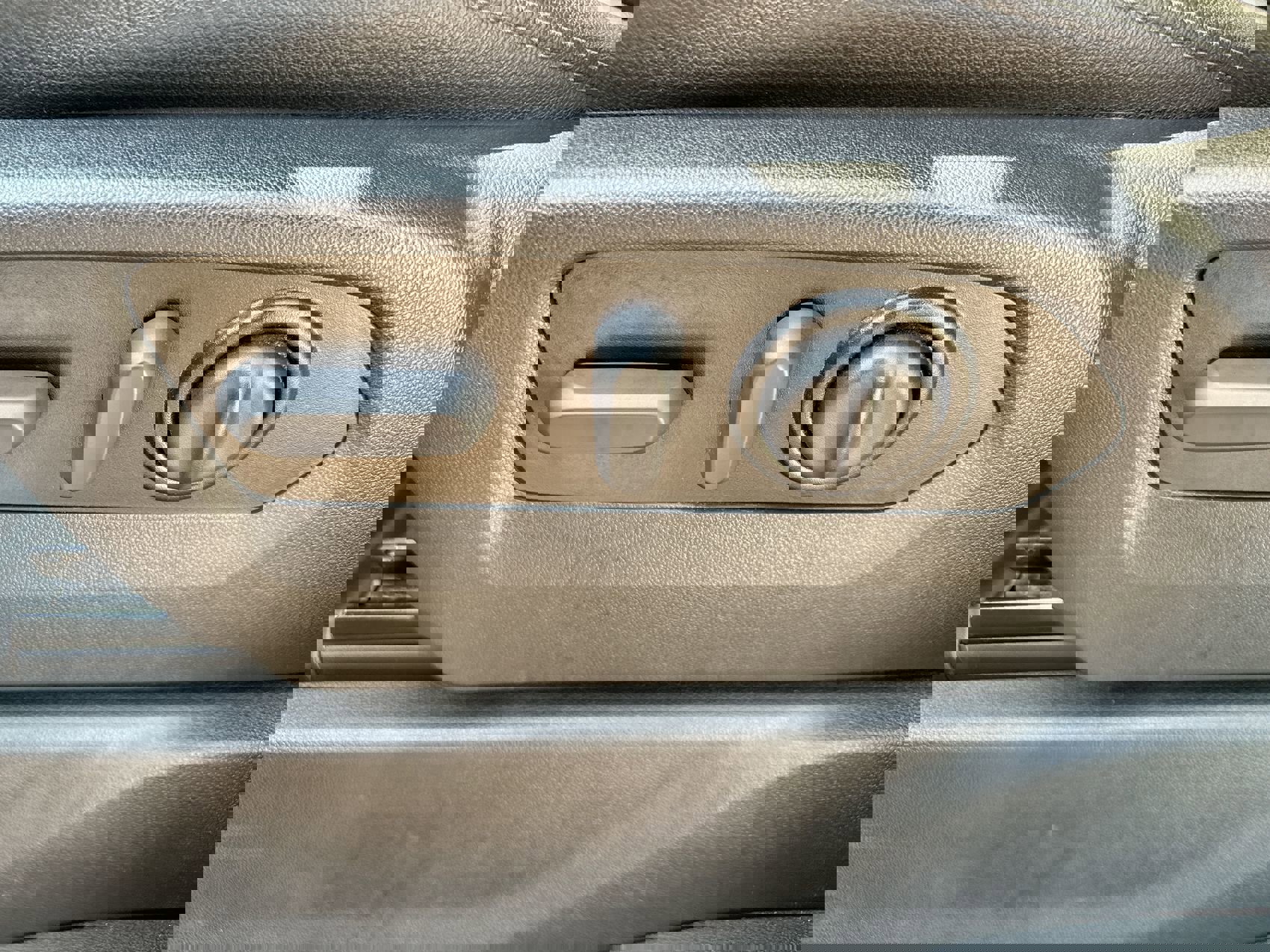 Used 2022 Chevrolet Silverado 2500 LTZ w/ LTZ Convenience Package image 12