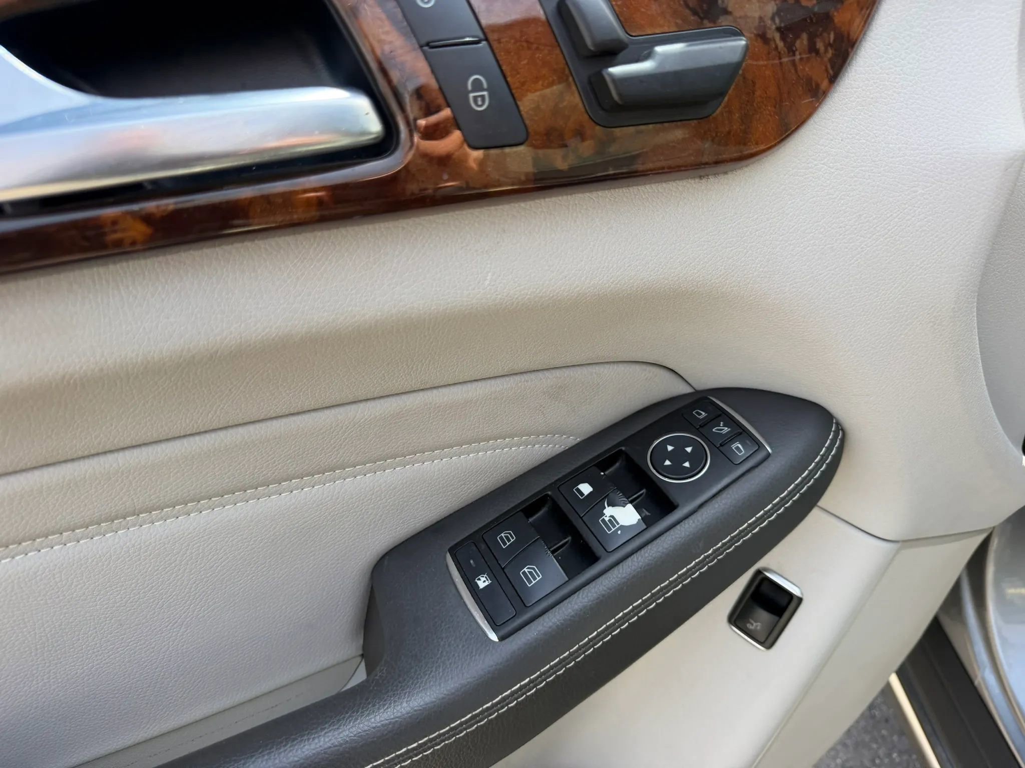 Used 2012 Mercedes-Benz ML 350 4MATIC image 24