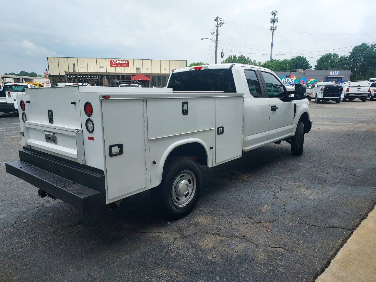 Used 2017 Ford F250 XL w/ Power Equipment Group AWD/4WD image 4