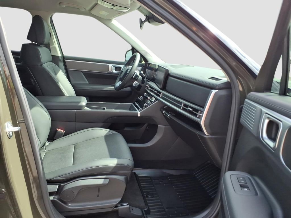Used 2025 Hyundai Santa Fe SEL image 11