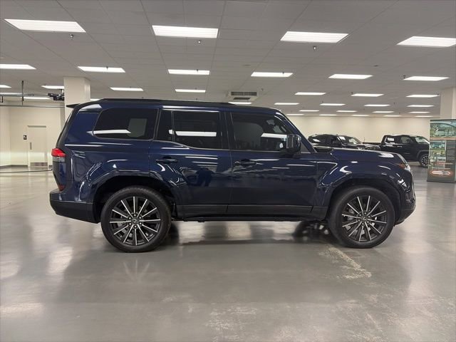 Used 2024 Lexus GX 550 w/ Accessory Package (Z1) AWD/4WD image 9