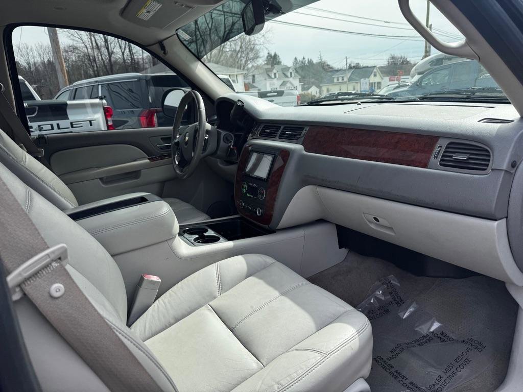 Used 2010 Chevrolet Tahoe LT image 16