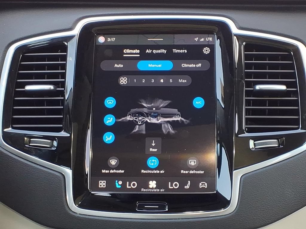 Certified 2024 Volvo XC90 T8 Ultimate w/ Protection Package Premier AWD/4WD image 19