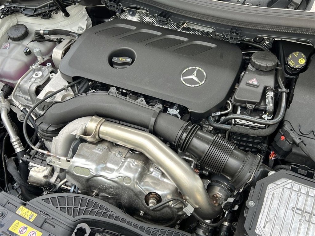 Certified 2025 Mercedes-Benz GLA 250 4MATIC image 26
