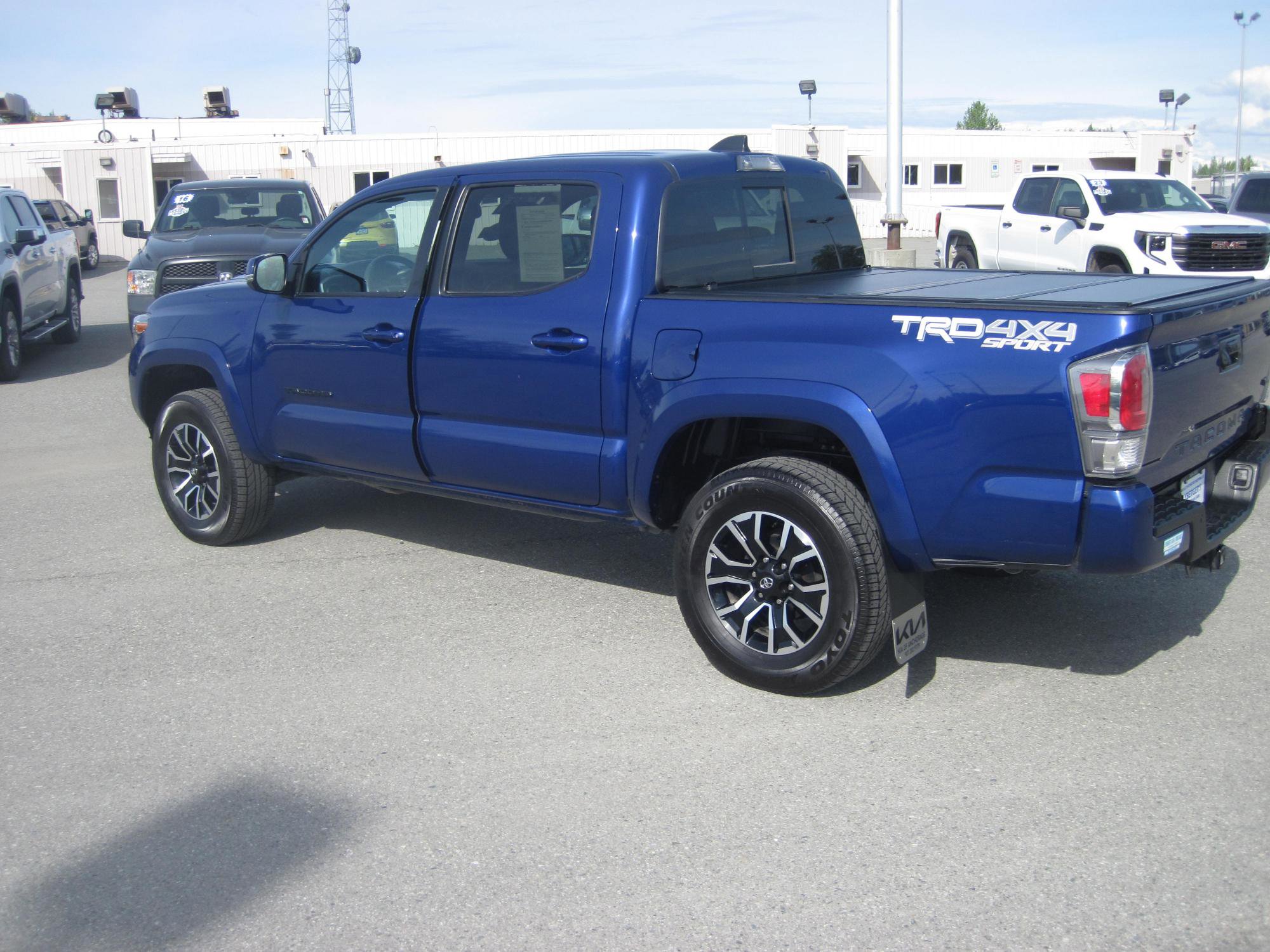 Used 2023 Toyota Tacoma TRD Sport w/ TRD Premium Sport Package image 5