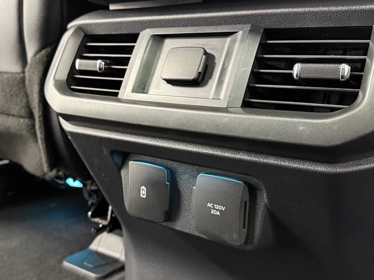 Used 2024 Ford F150 Lariat image 33