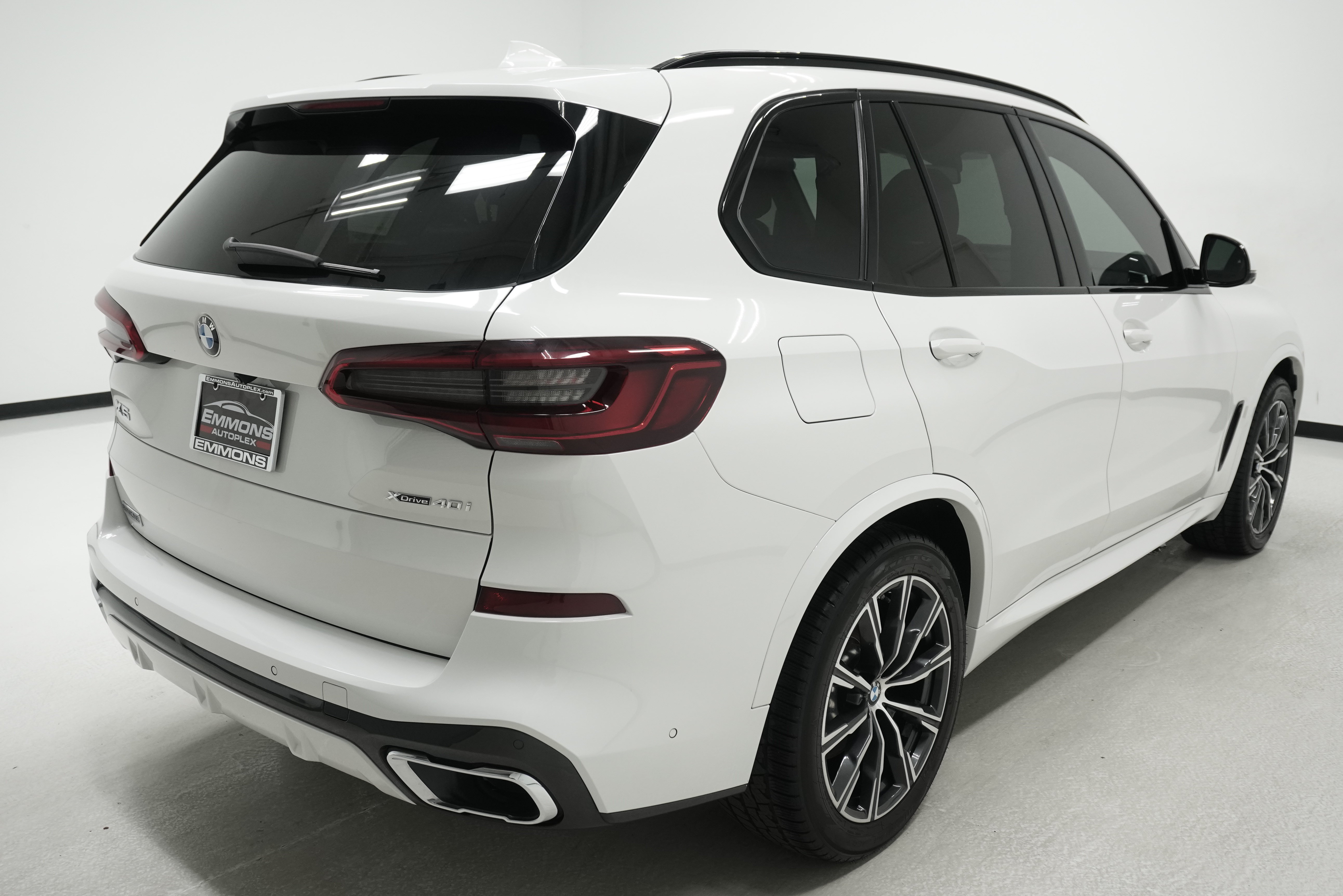 Used 2020 BMW X5 xDrive40i w/ M Sport Package AWD/4WD image 4