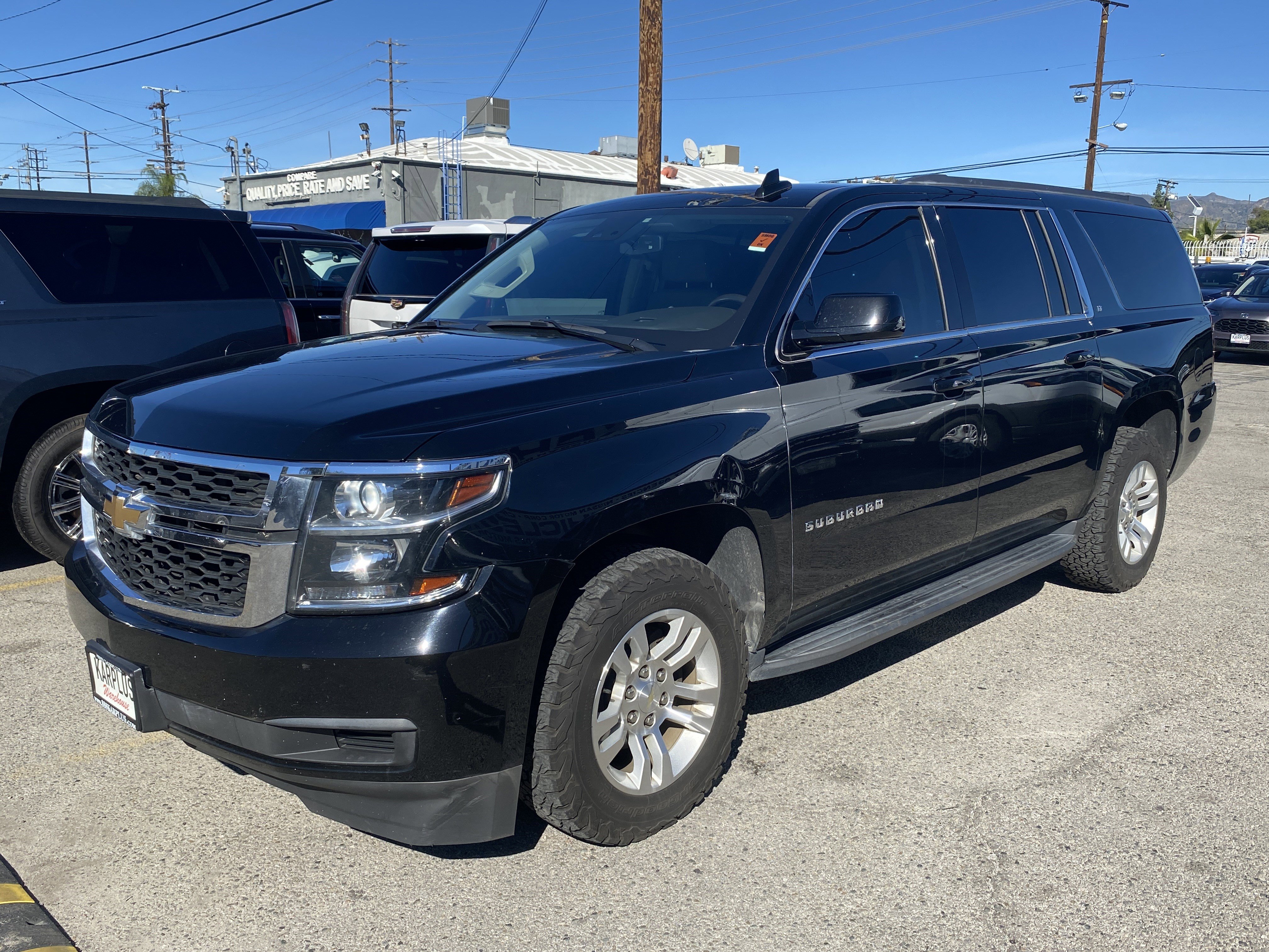 Used 2023 Chevrolet Suburban Premier image 2