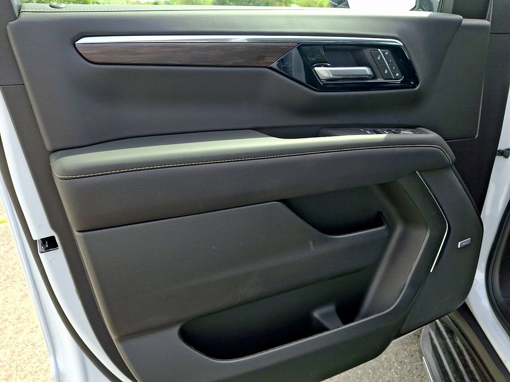 New 2026 Chevrolet Tahoe Premier w/ Sun And Tow Package AWD/4WD image 9