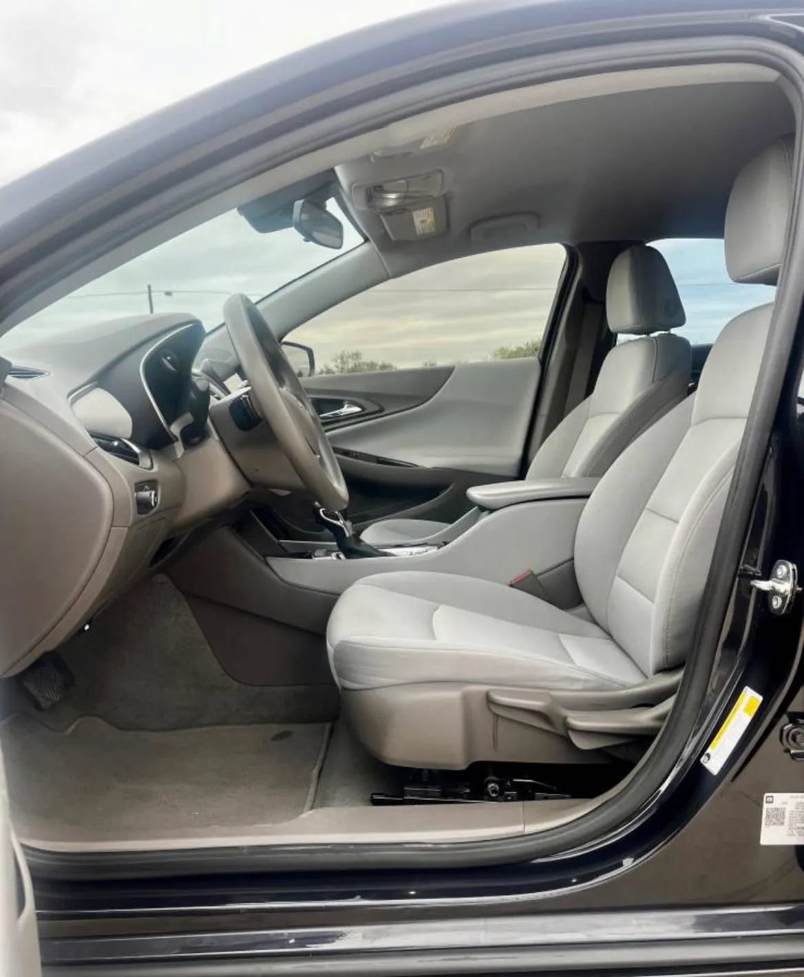 Used 2023 Chevrolet Malibu LS FWD image 9