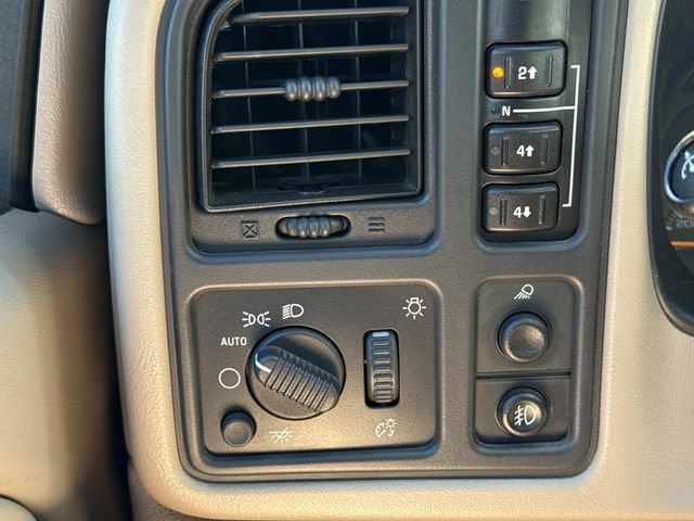 Used 2004 Chevrolet Silverado 3500 LS w/ Heavy-Duty Power Package AWD/4WD image 24