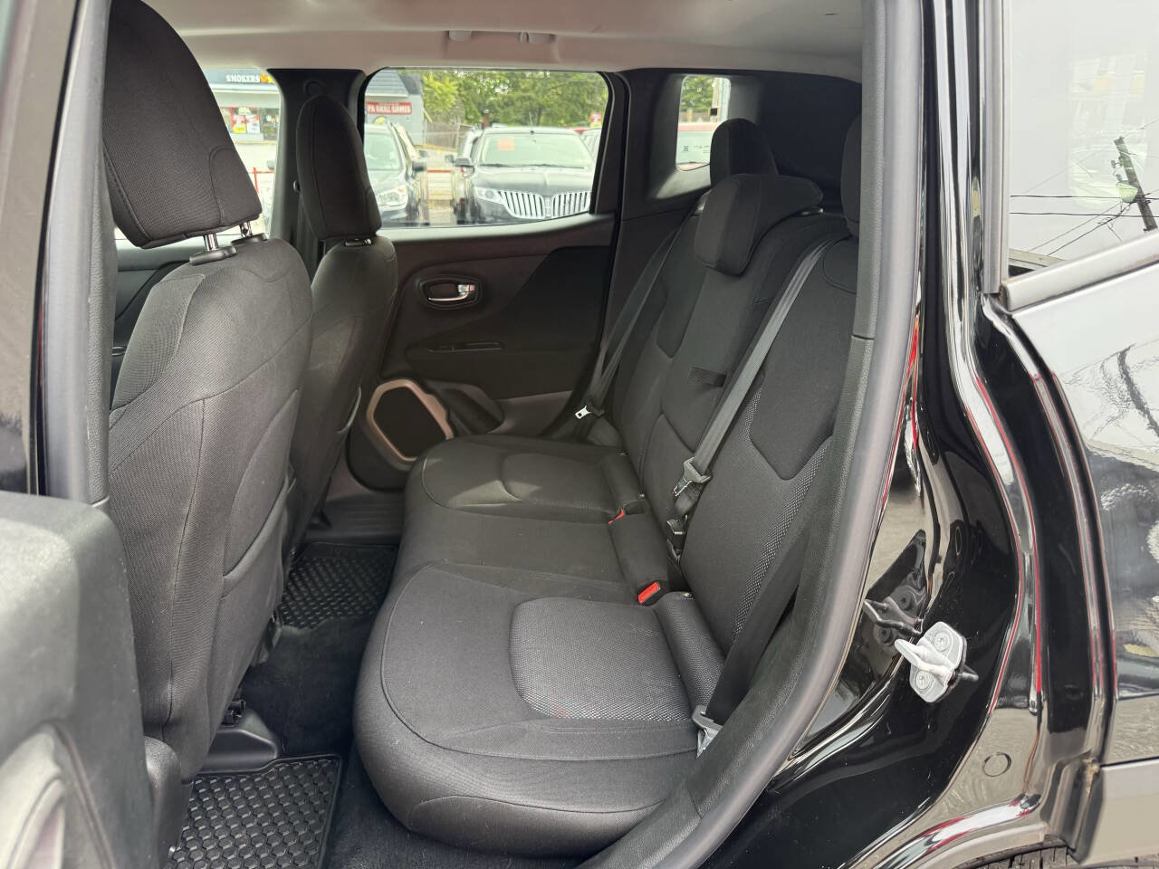 Used 2016 Jeep Renegade Latitude w/ Popular Equipment Group image 7