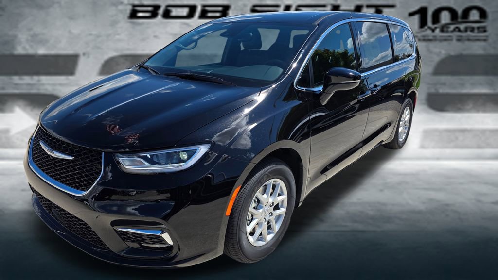 New 2025 Chrysler Pacifica Select image 1