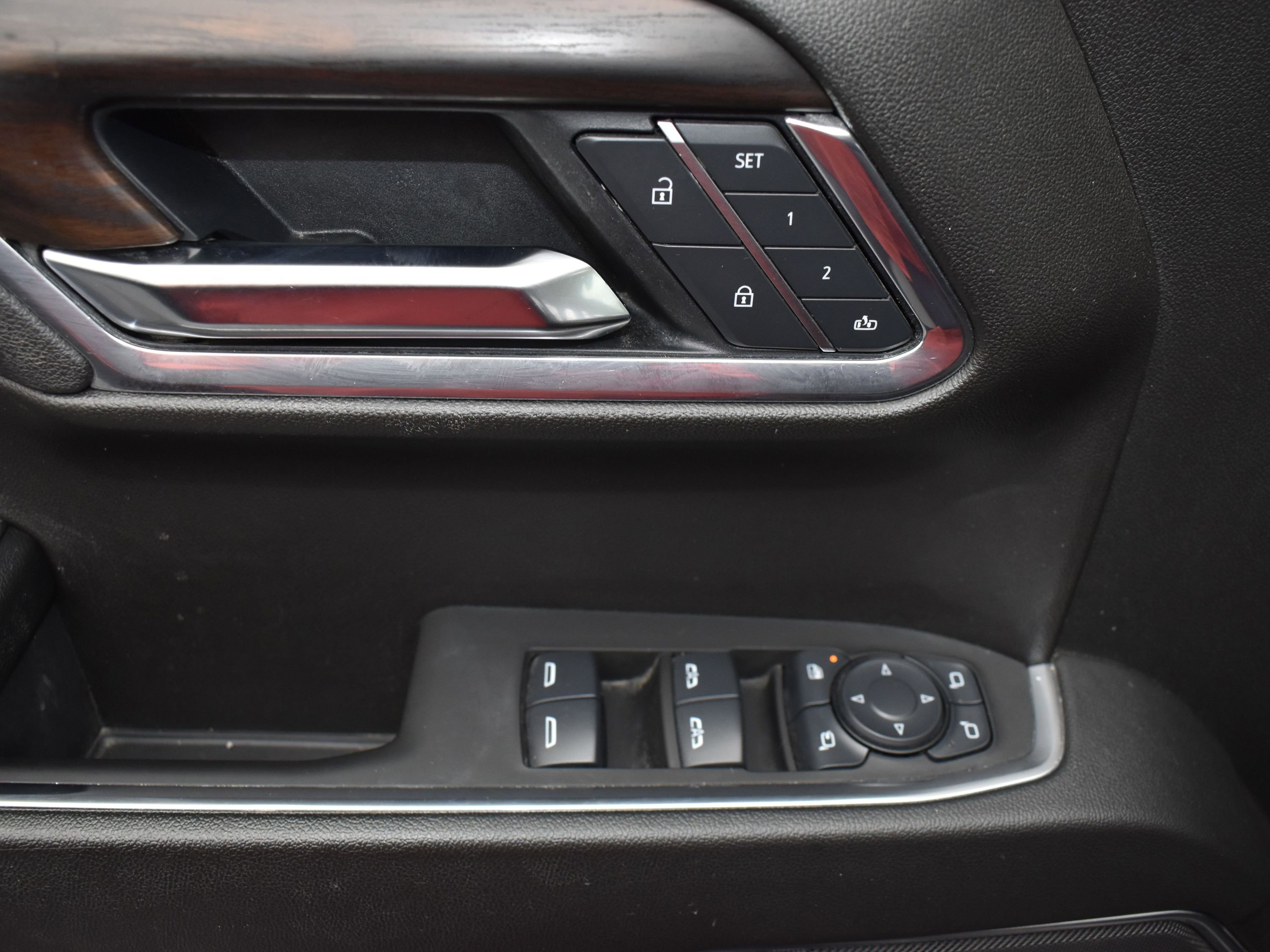 Used 2025 GMC Sierra 1500 SLT image 14