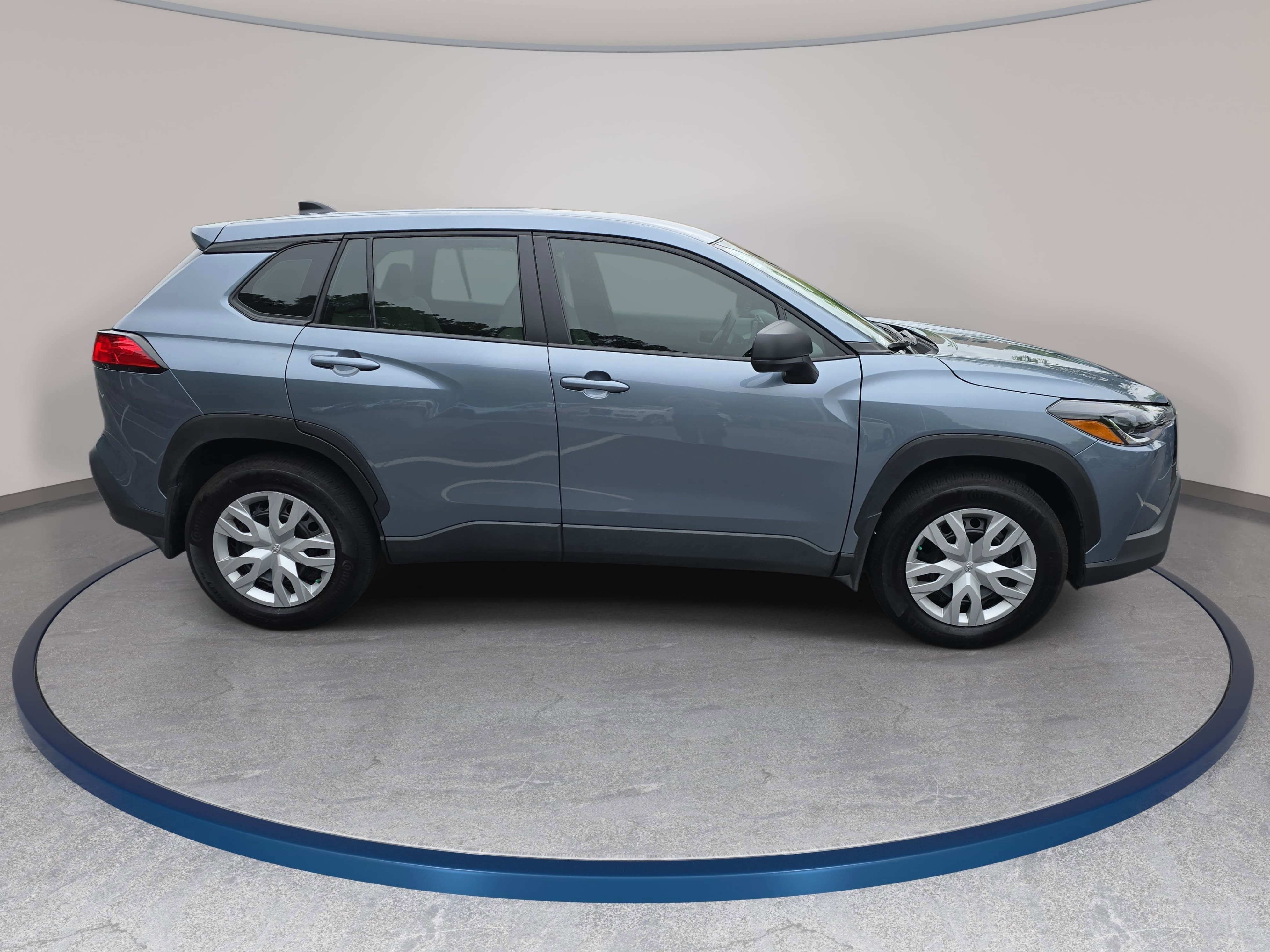 Used 2024 Toyota Corolla Cross L FWD image 4