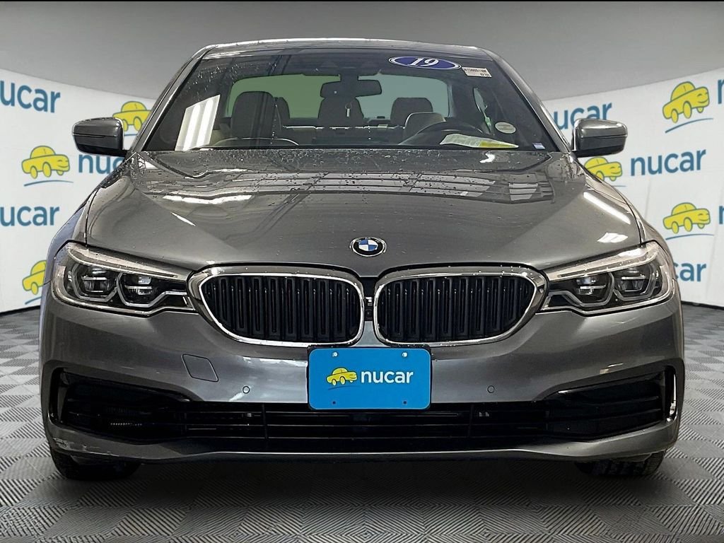 Used 2019 BMW 530e xDrive w/ Convenience Package AWD/4WD image 2