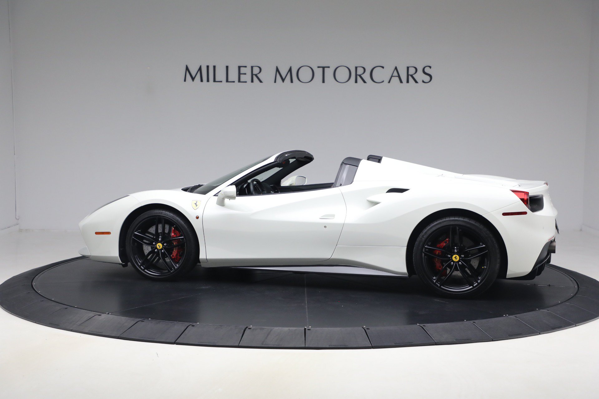 Certified 2016 Ferrari 488 Spider RWD image 4