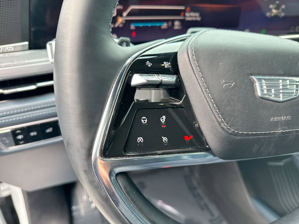 Used 2025 Cadillac Escalade IQ Luxury 2 image 17