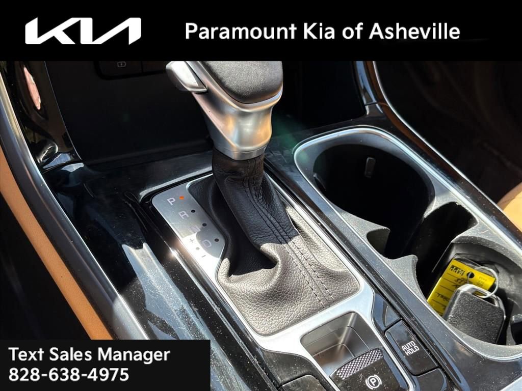 Certified 2023 Kia Carnival EX image 26