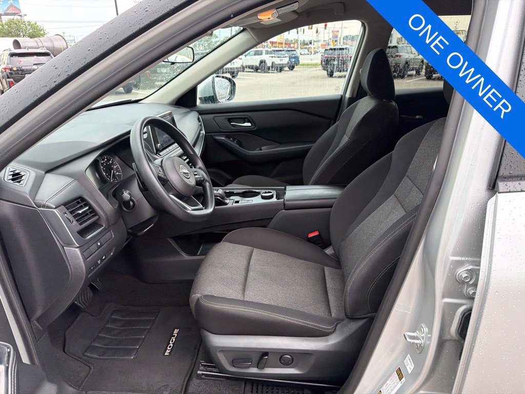 Used 2024 Nissan Rogue SV AWD/4WD image 9