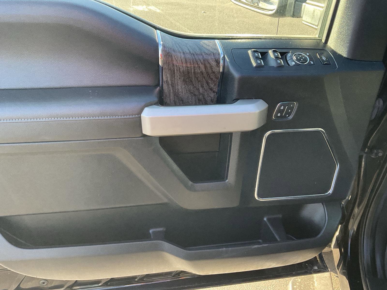 Used 2019 Ford F250 Lariat w/ Lariat Ultimate Package image 13