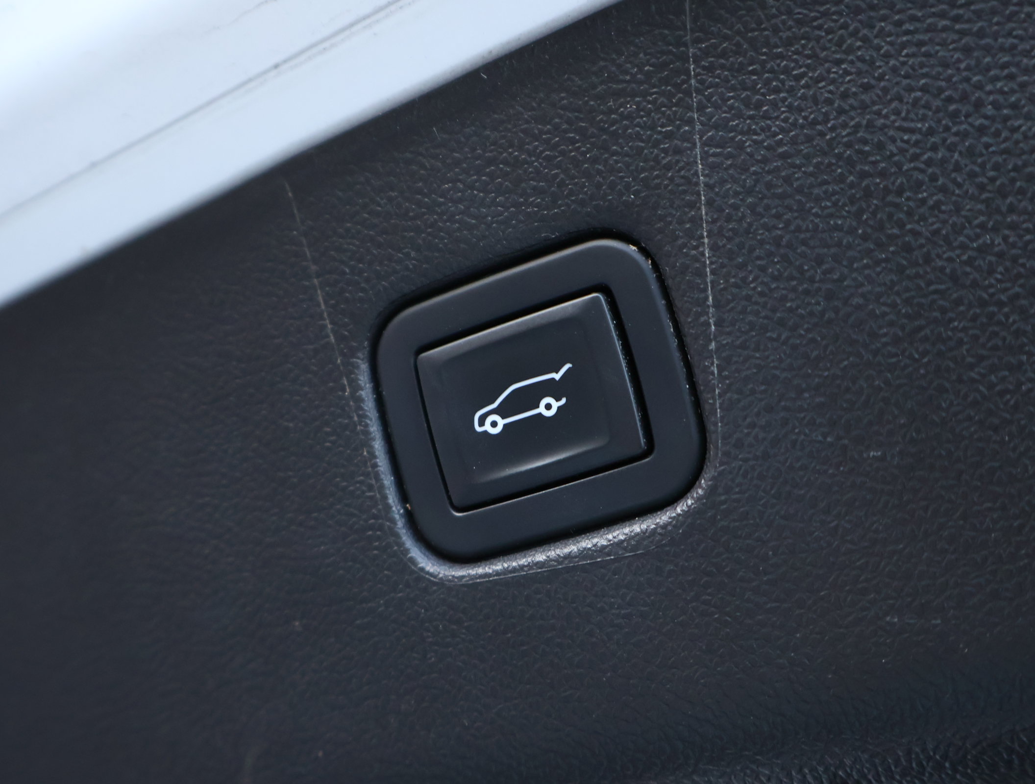 Used 2020 Chevrolet Blazer Premier w/ Driver Confidence II Package FWD image 27