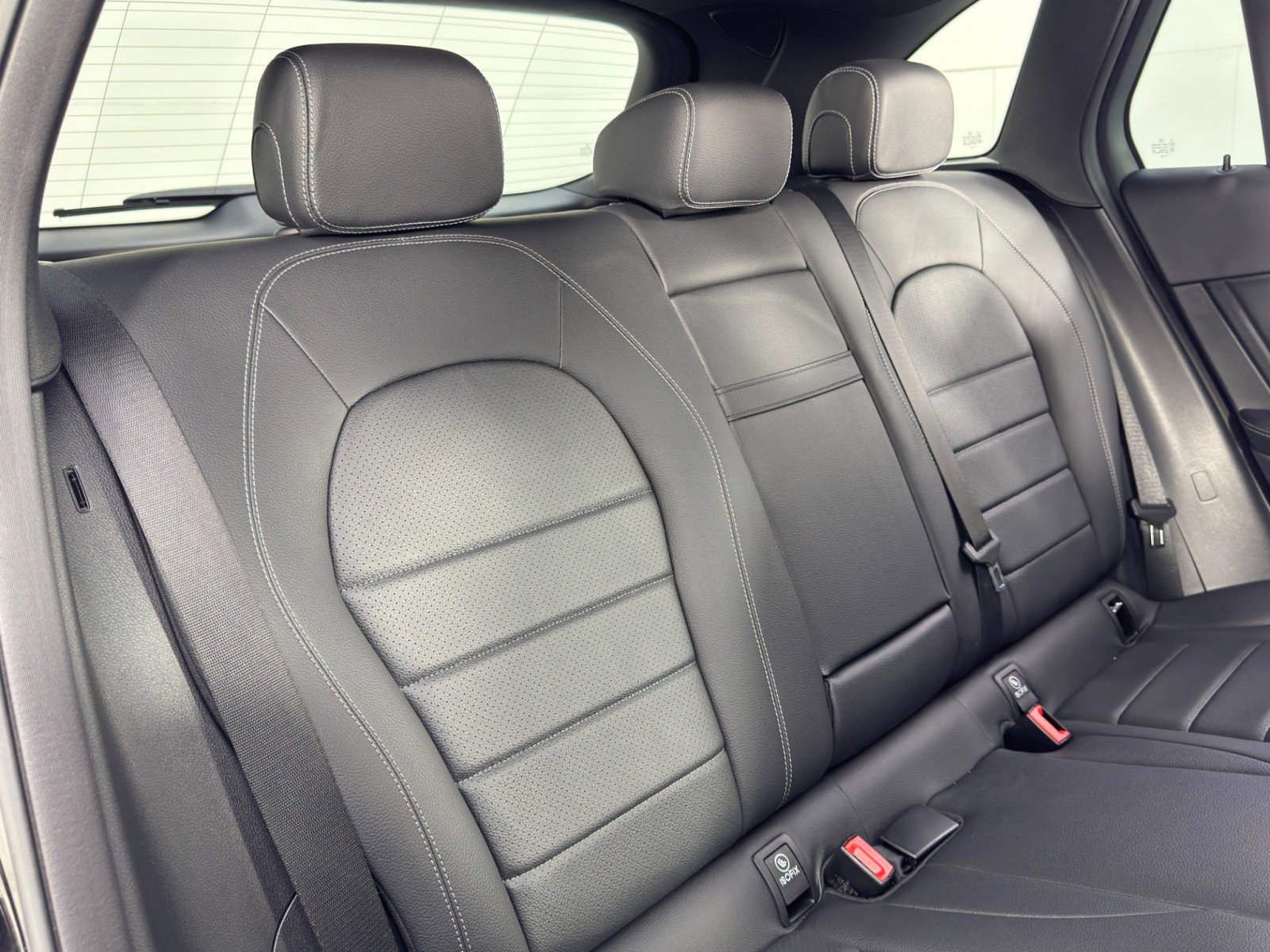 Used 2022 Mercedes-Benz GLC 300 4MATIC w/ AMG Line image 36