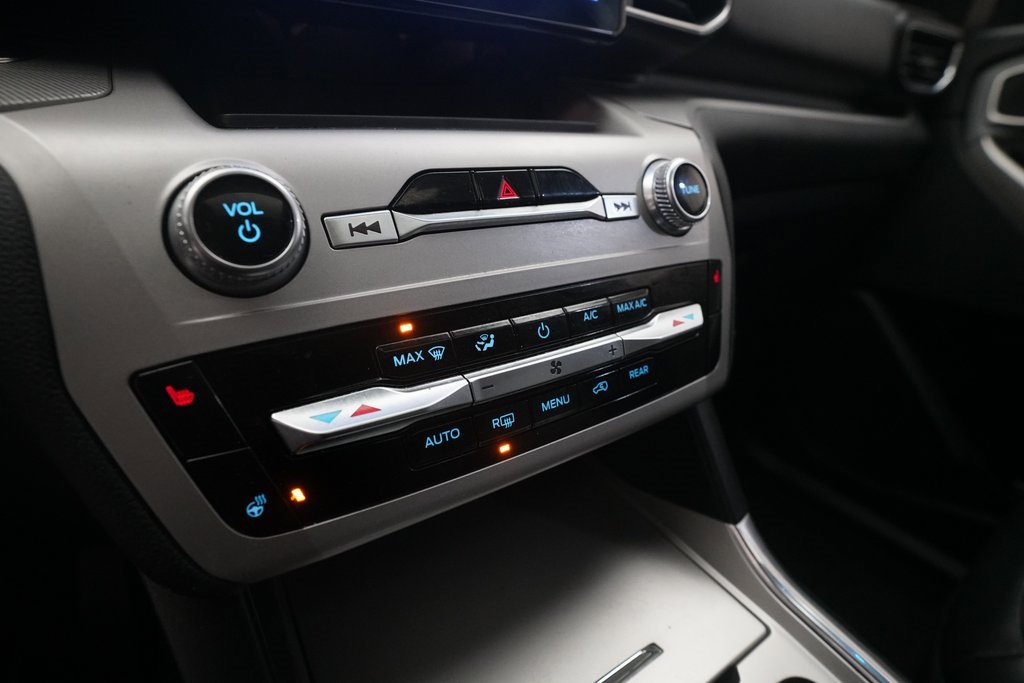 Used 2022 Ford Explorer XLT w/ Equipment Group 202A image 21