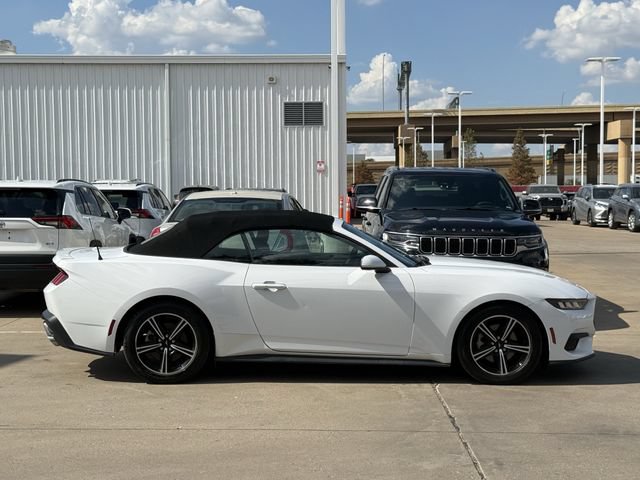 Used 2025 Ford Mustang Premium RWD image 3