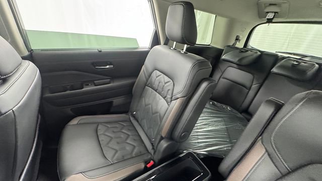 New 2026 Nissan Pathfinder Platinum w/ Lighting Package image 14