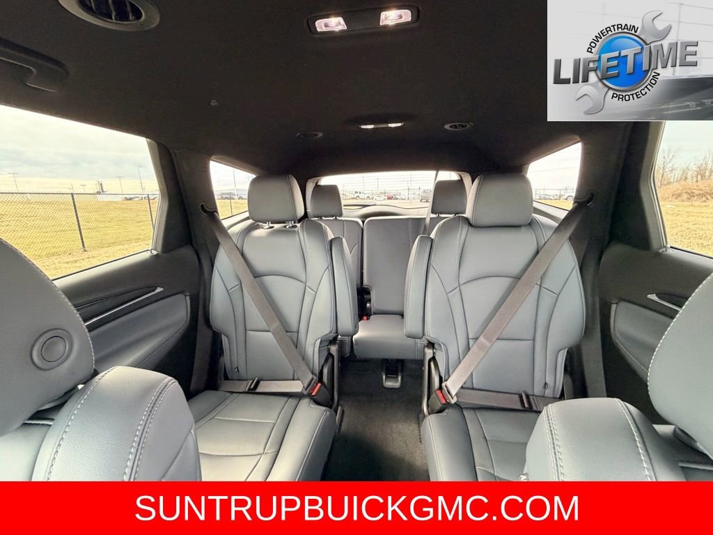 Used 2024 Buick Enclave Essence image 17