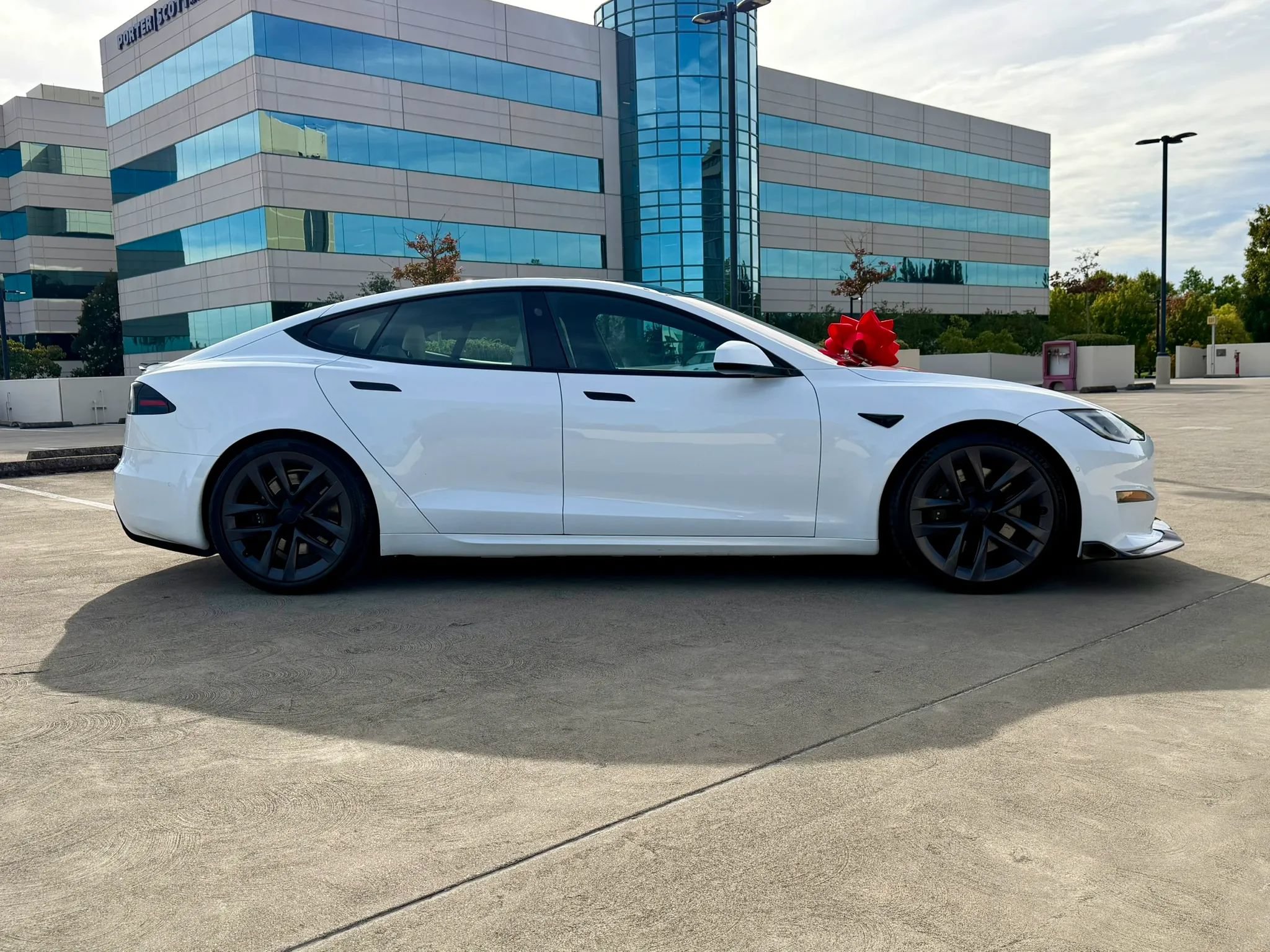 Used 2022 Tesla Model S Standard Range AWD/4WD image 22