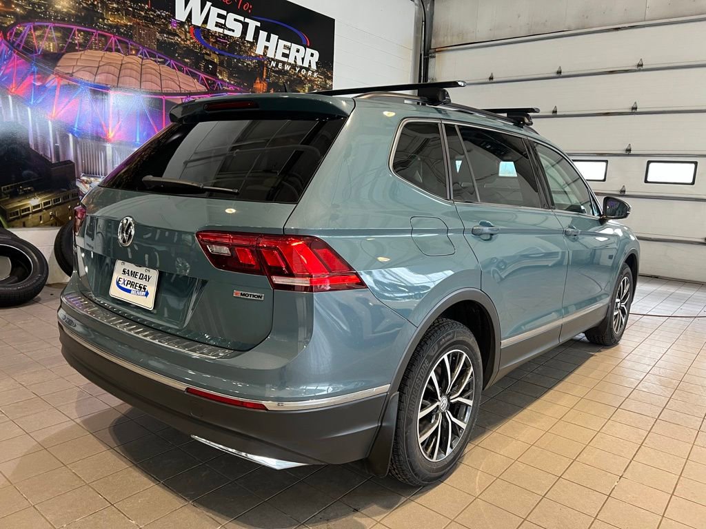 Used 2021 Volkswagen Tiguan SE w/ Panoramic Sunroof Package image 10