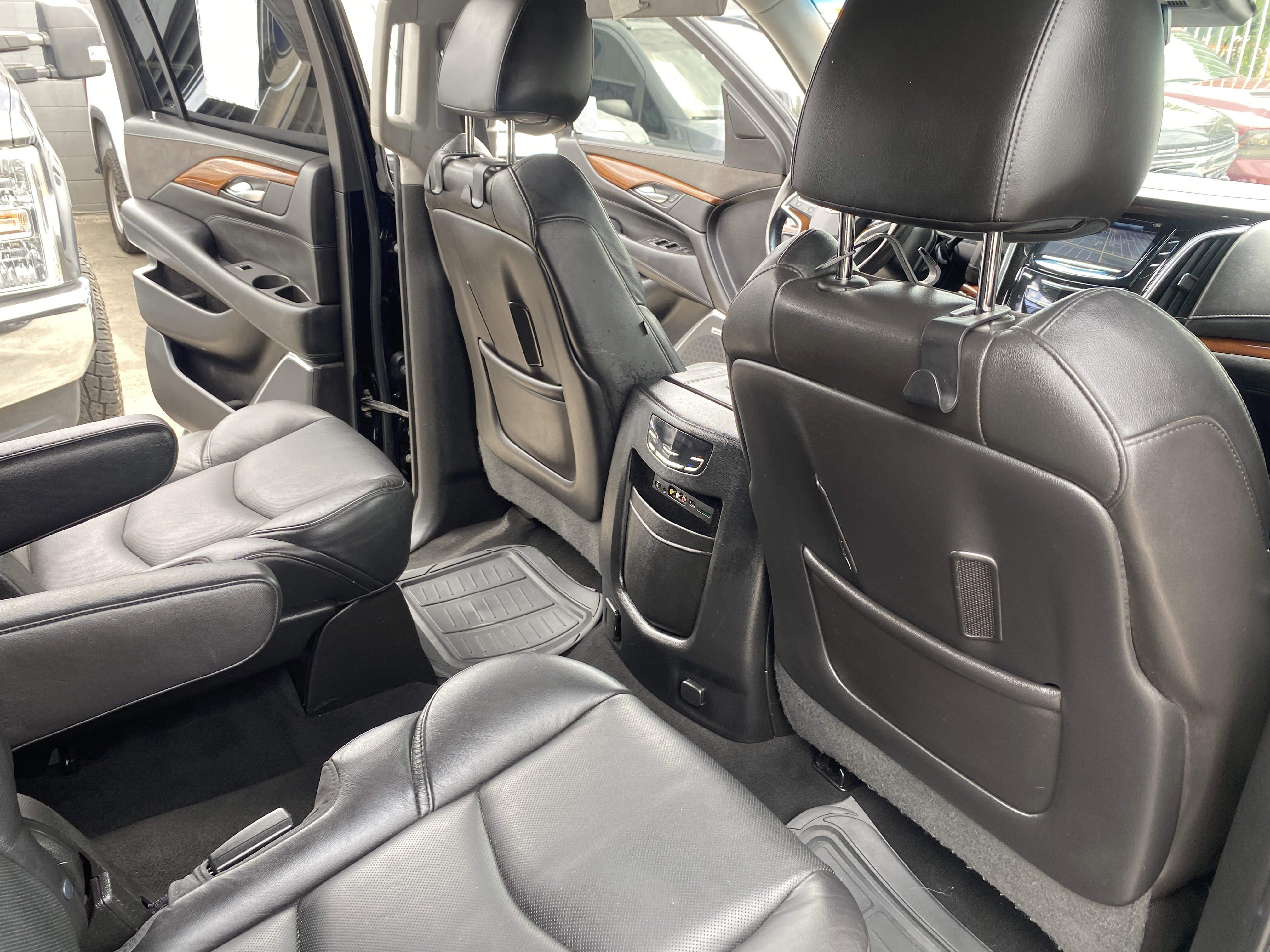 Used 2016 Cadillac Escalade ESV Luxury RWD image 20