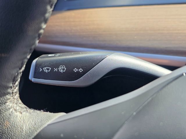 Used 2022 Tesla Model Y Long Range AWD/4WD image 35