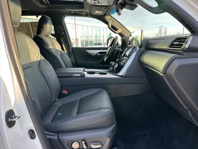 Used 2024 Lexus LX 600 F Sport image 10