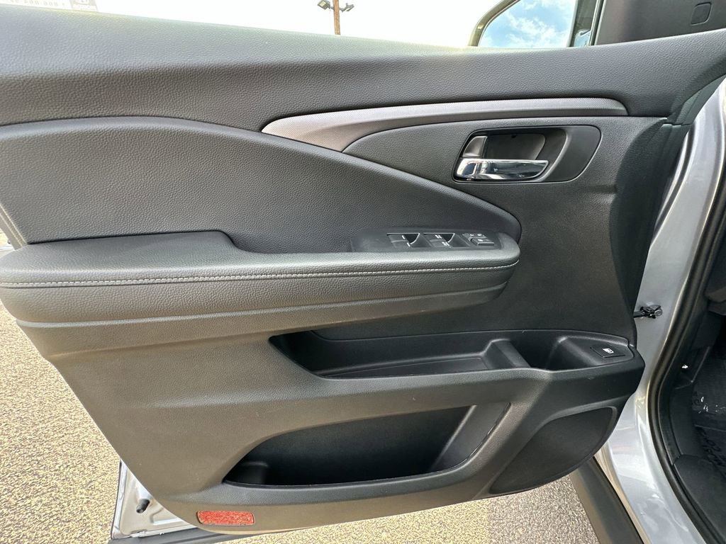 Used 2024 Honda Ridgeline Sport image 21