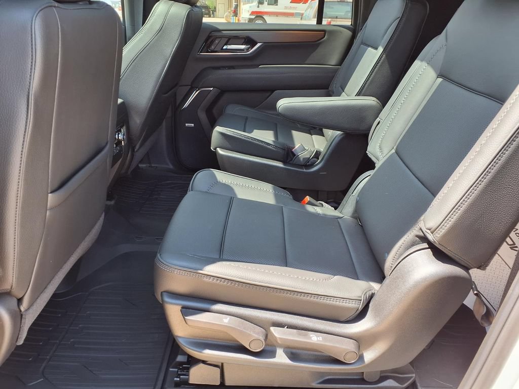 New 2026 GMC Yukon XL Denali w/ Sun & Power Step Package AWD/4WD image 12