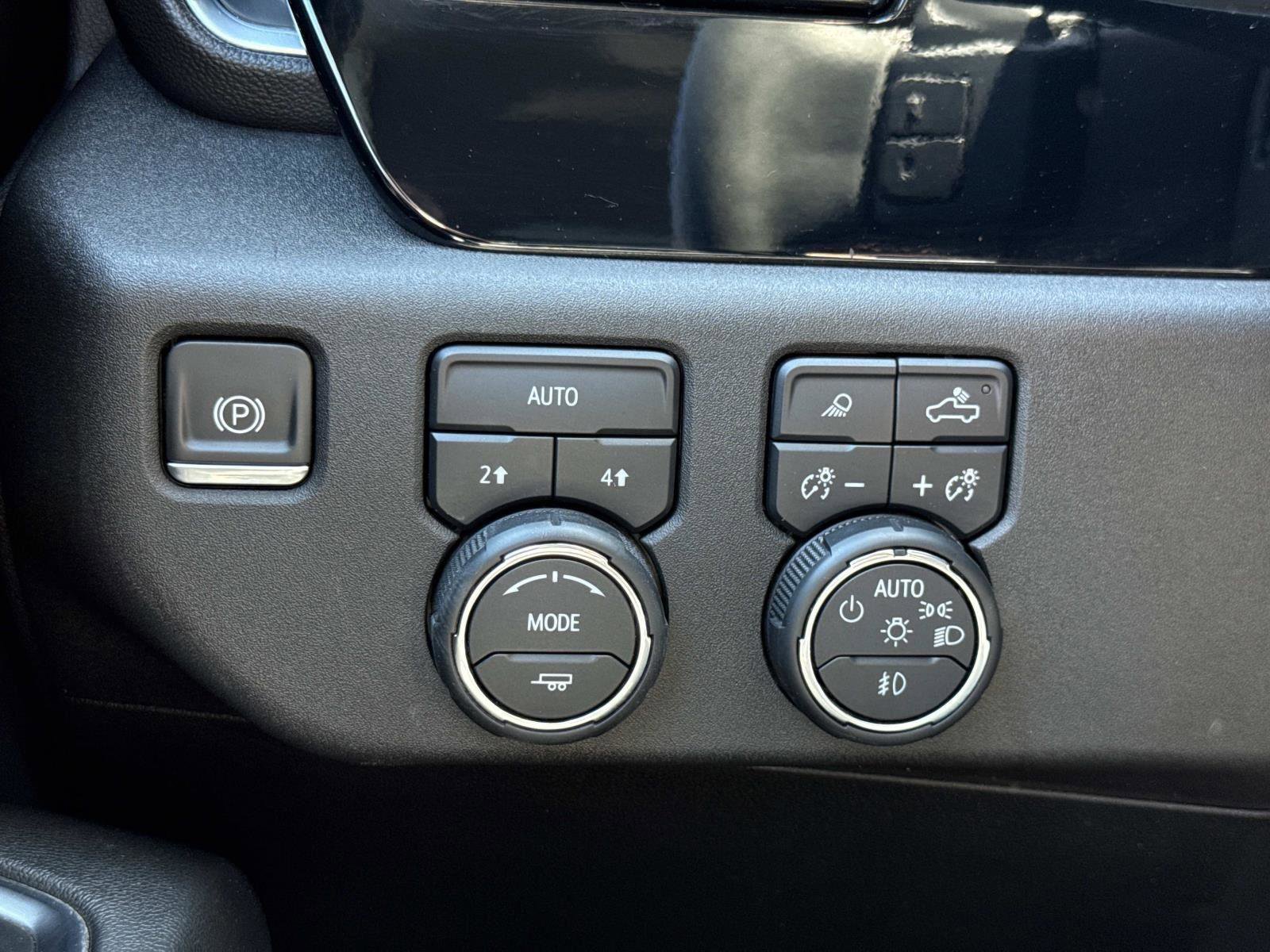 Used 2023 Chevrolet Silverado 1500 LTZ image 11